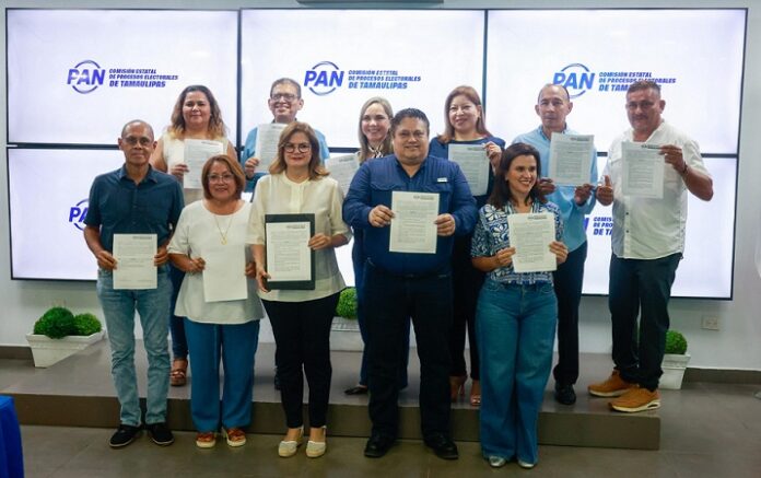 Omeheira López y Garza De Coss oficializan su registro por la dirigencia del PAN