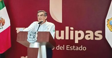 Niega Américo vínculos con huachicol fiscal; exhibe visa y reta a presentar pruebas