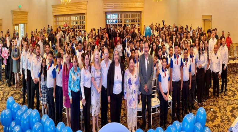 El Secretario de Educación en Tamaulipas es padrino de generación de los alumnos de la Primaria “Servando Canales Molano” en Matamoros